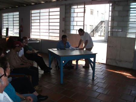 Paulo, presidente, com "Pingo" (José Artur), 1º tesoureiro, acertando alguns detalhes